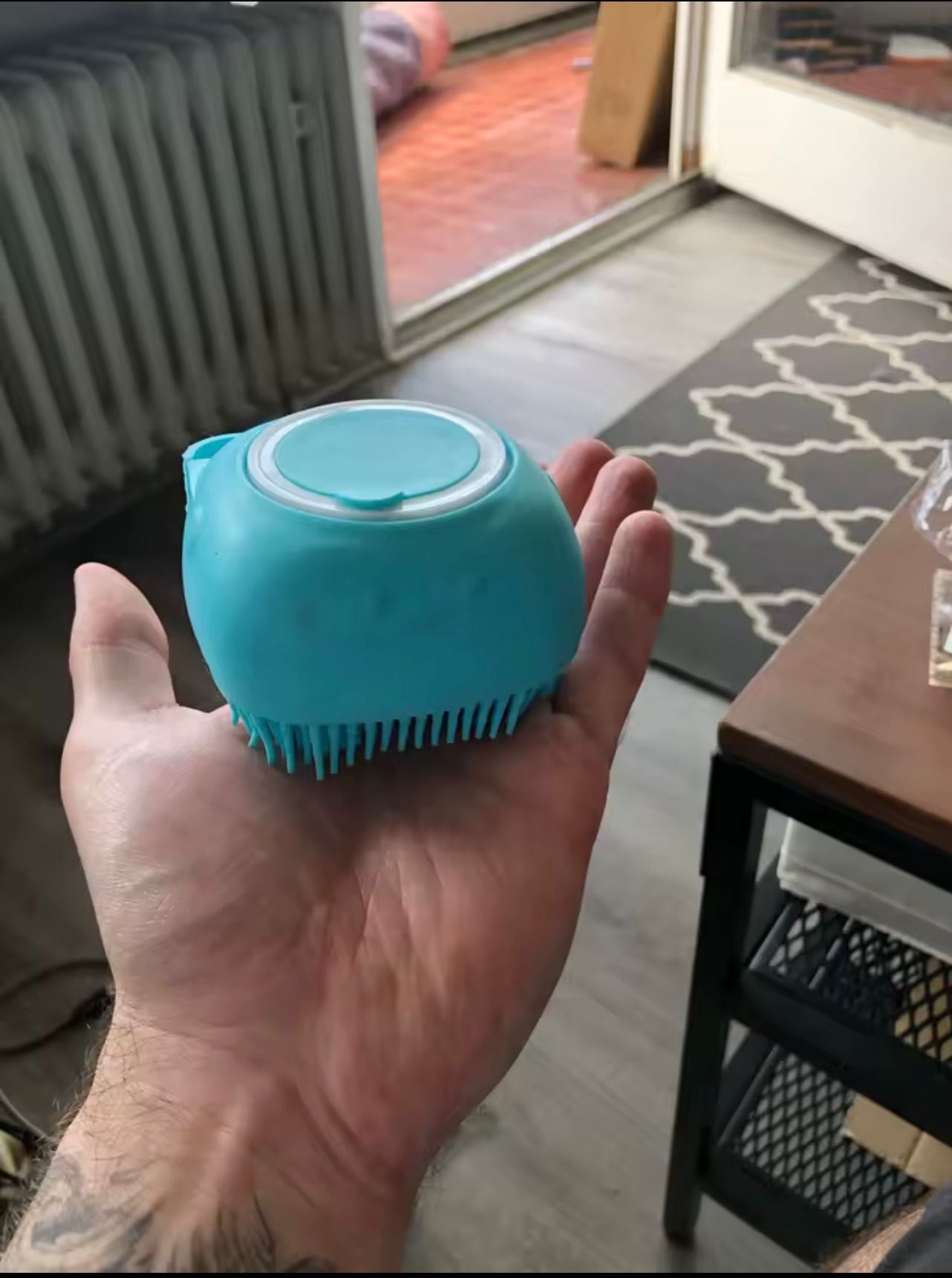 2-in-1 Pet Bathing Brush with Shampoo Dispenser – Soft Silicone Dog & Cat Grooming & Massage Tool
